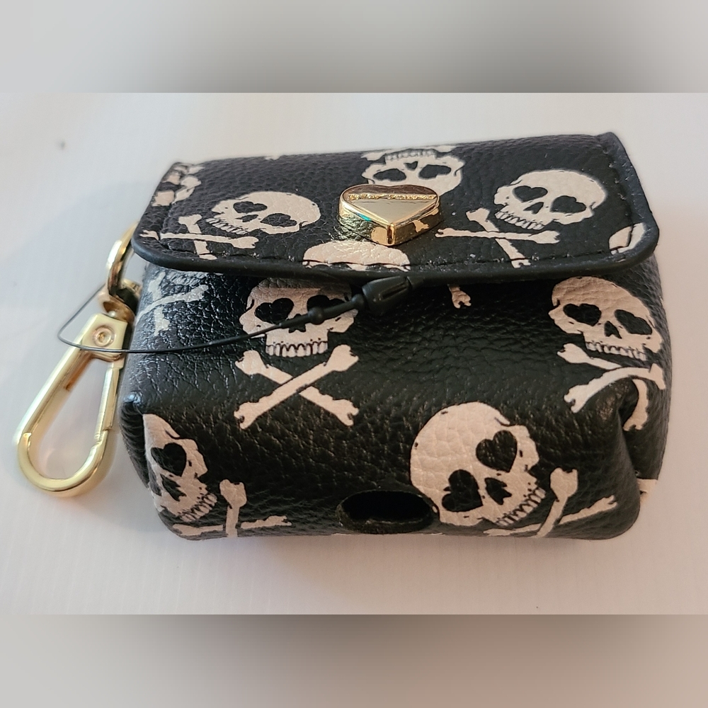 BETSEY JOHNSON SKULLS BONES AIRPOD CASE MINI POUCH COIN BAG CHARM CLIP - Picture 3 of 12